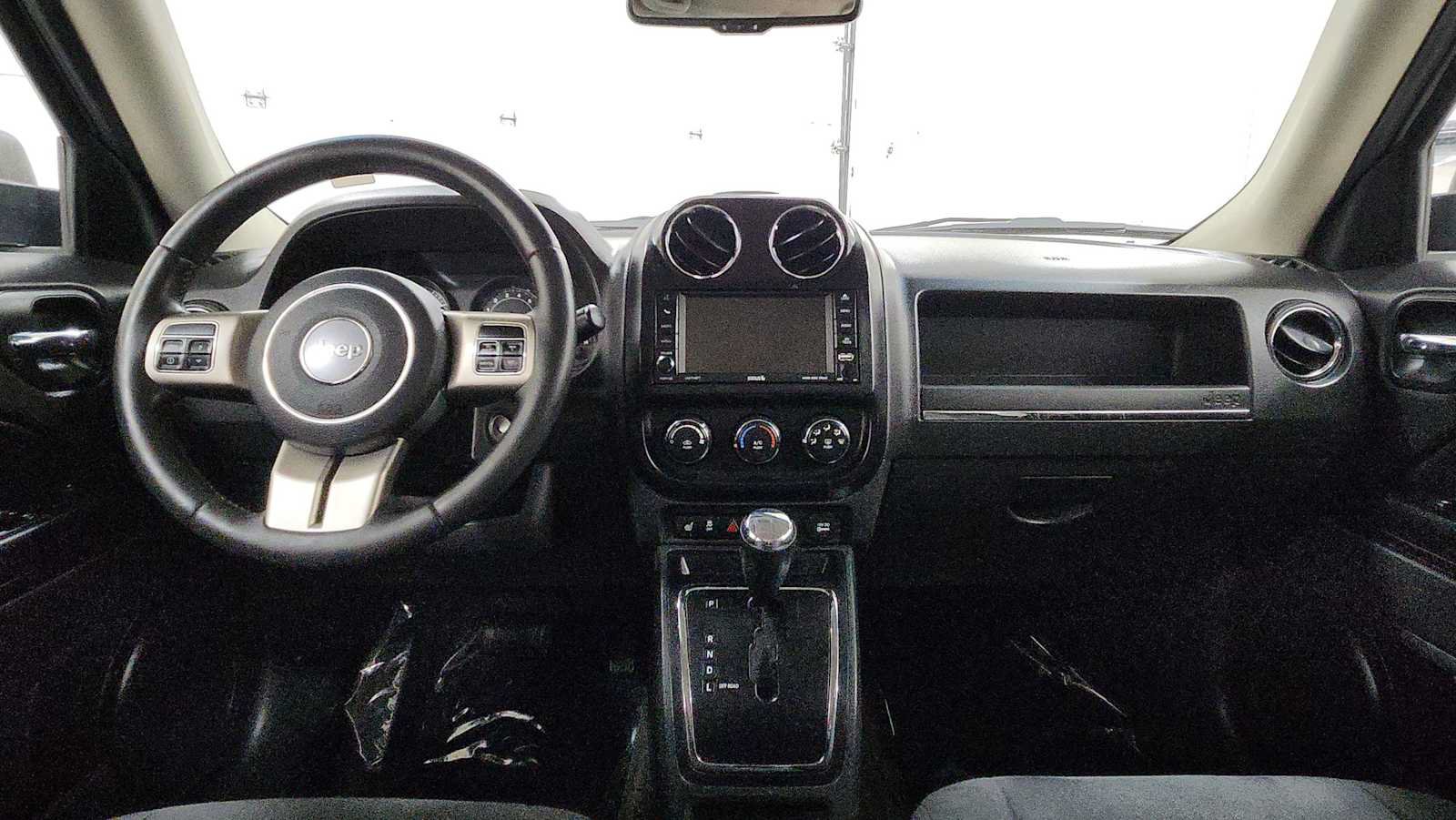 Used 2014 Jeep Patriot Latitude AWD/4WD image 24