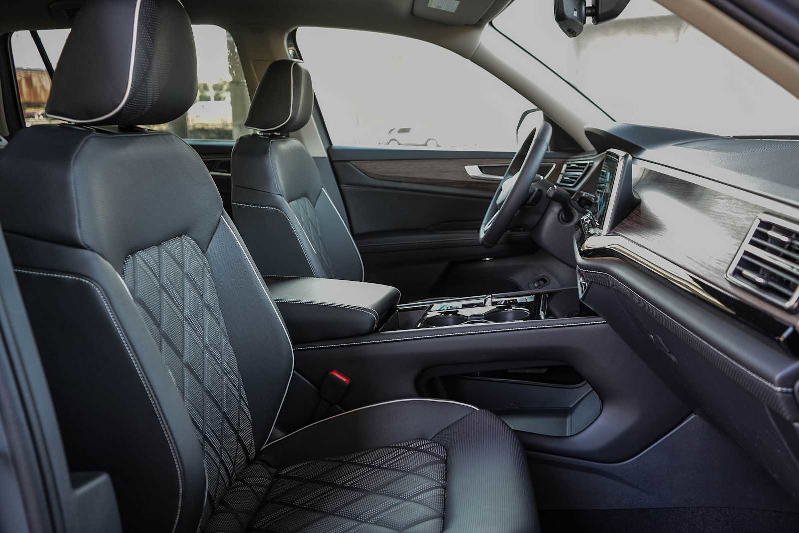 New 2026 Volkswagen Atlas SEL Premium R-Line image 18