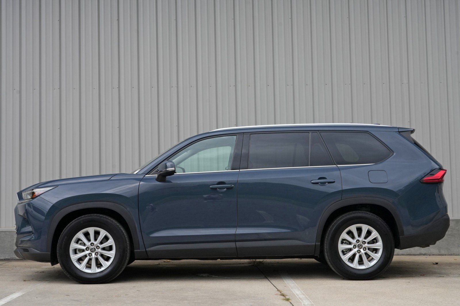Used 2024 Toyota Grand Highlander FWD image 9