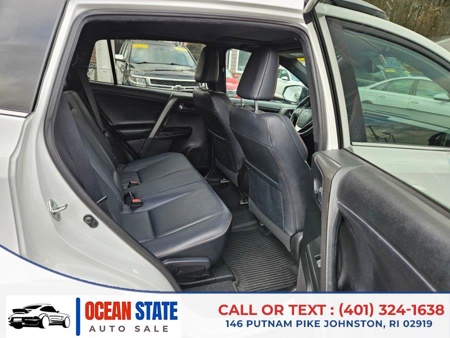 Used 2017 Toyota RAV4 SE image 11