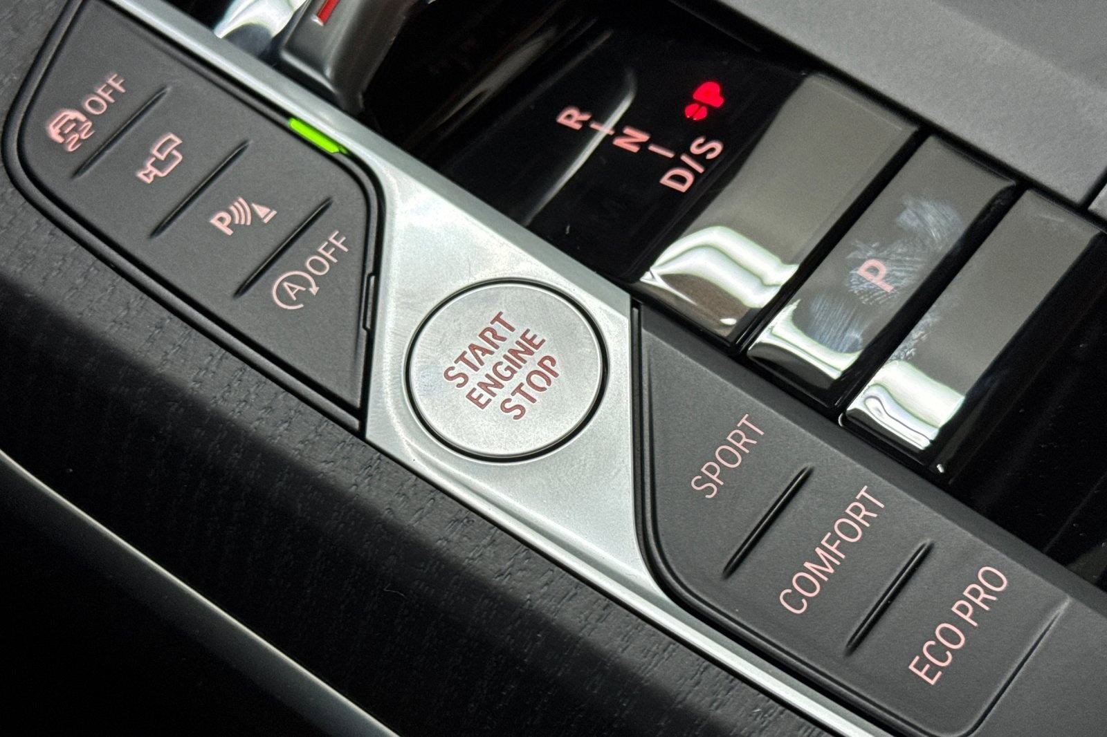 New 2026 BMW 330i Sedan w/ Convenience Package image 19