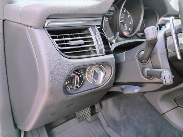Used 2022 Porsche Macan AWD/4WD image 33