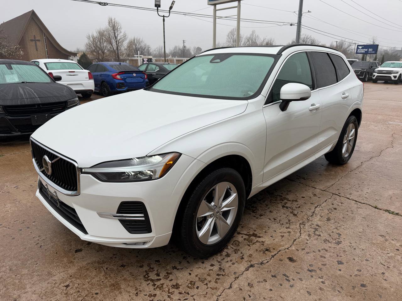 Used 2022 Volvo XC60 B5 Momentum AWD/4WD image 3