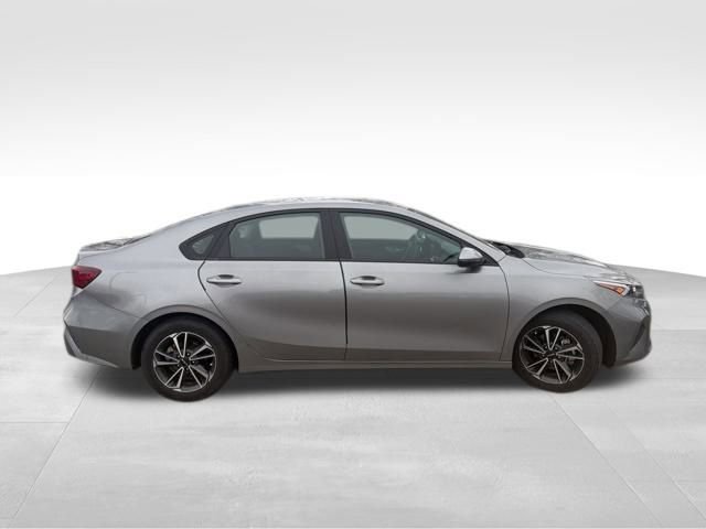 Used 2023 Kia Forte LXS w/ LXS Technology Package image 11