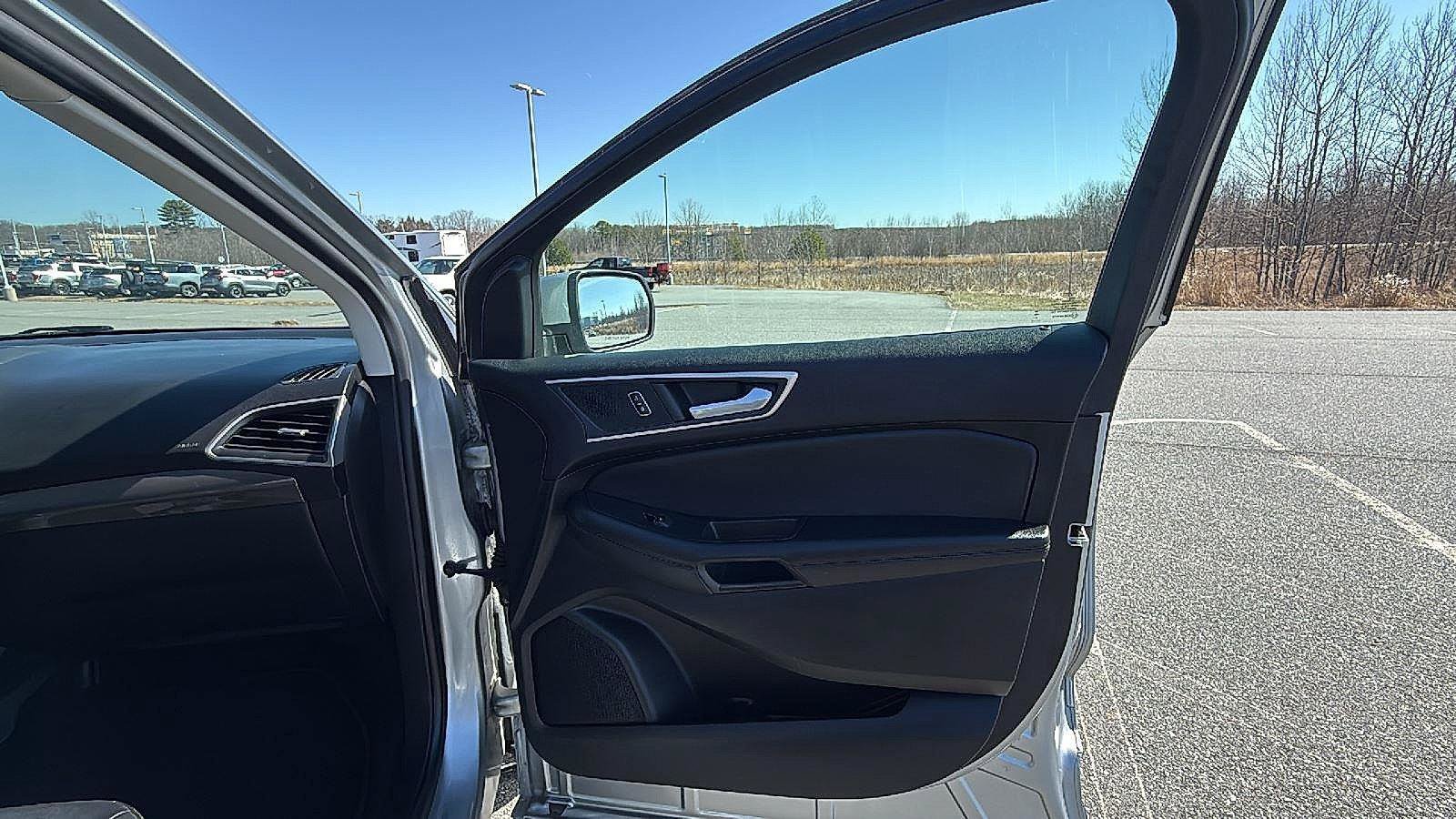 Used 2024 Ford Edge SEL AWD/4WD image 17
