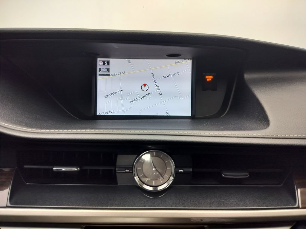 Used 2017 Lexus ES 300h FWD image 16