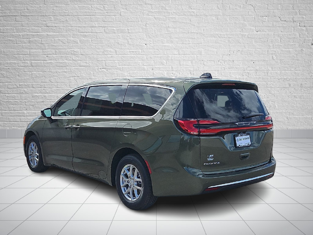 New 2027 Chrysler Pacifica Select FWD image 3