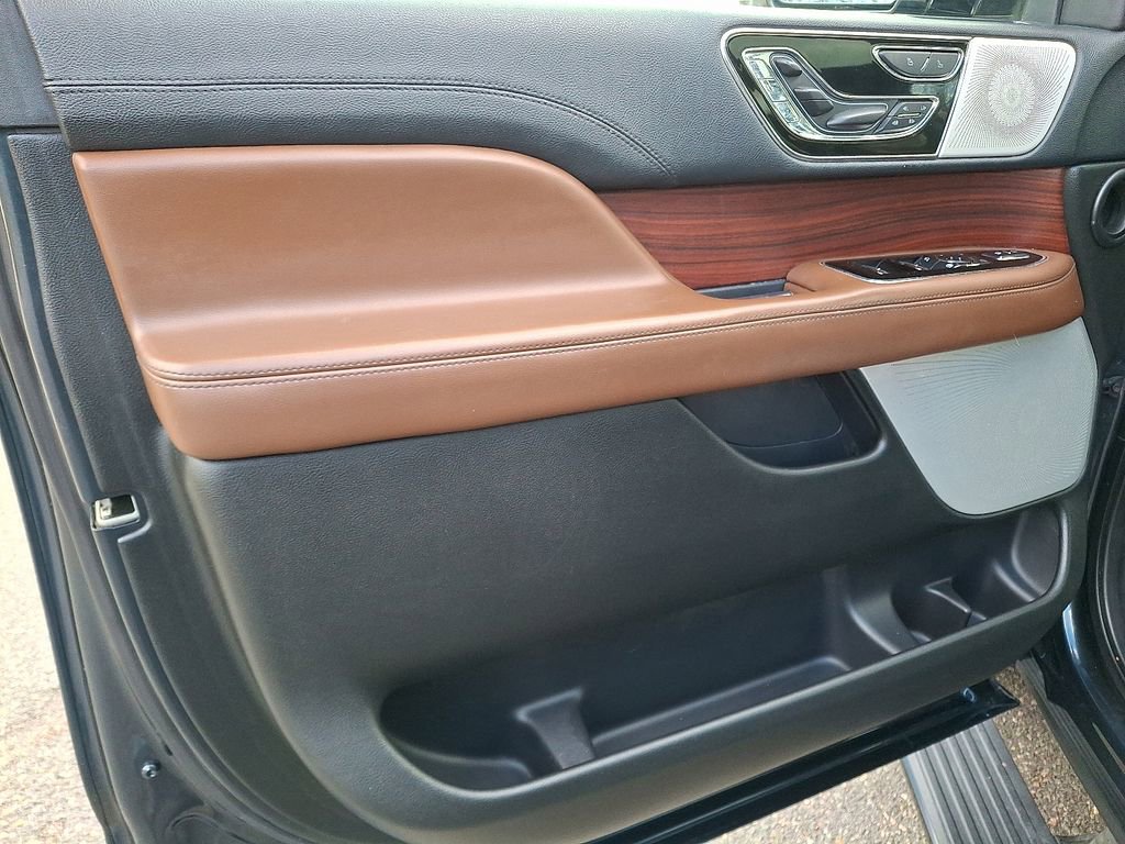 Used 2022 Lincoln Navigator L Reserve image 14