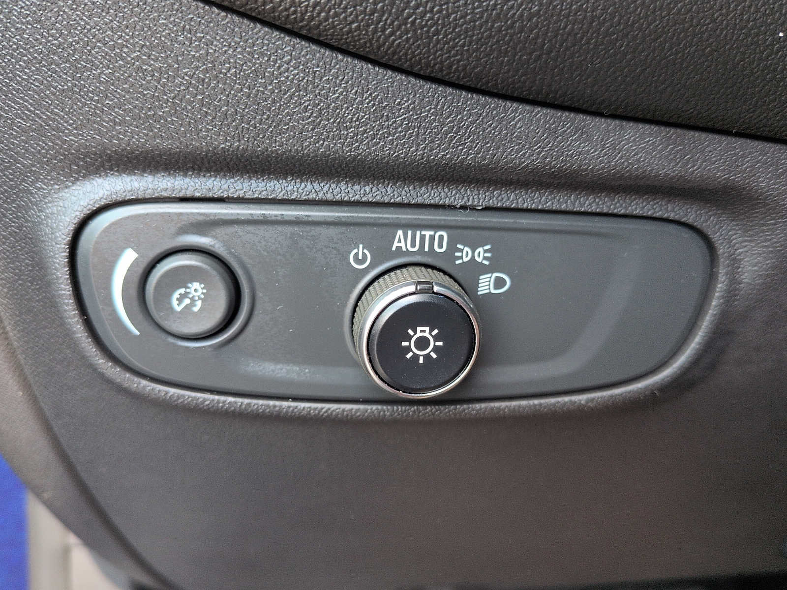 Used 2022 Chevrolet Equinox LT FWD image 16