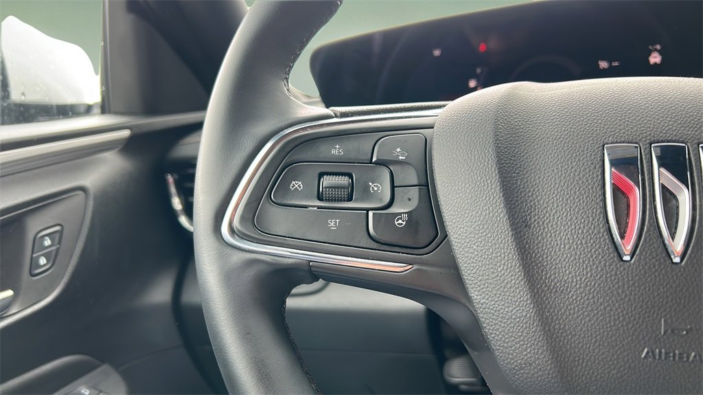 Used 2025 Buick Envista Avenir image 26