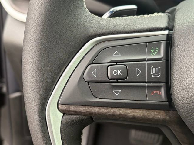 New 2025 Jeep Grand Cherokee Limited w/ Black Appearance Package AWD/4WD image 18