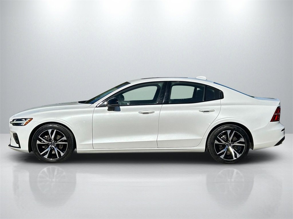 Used 2024 Volvo S60 B5 Core image 8