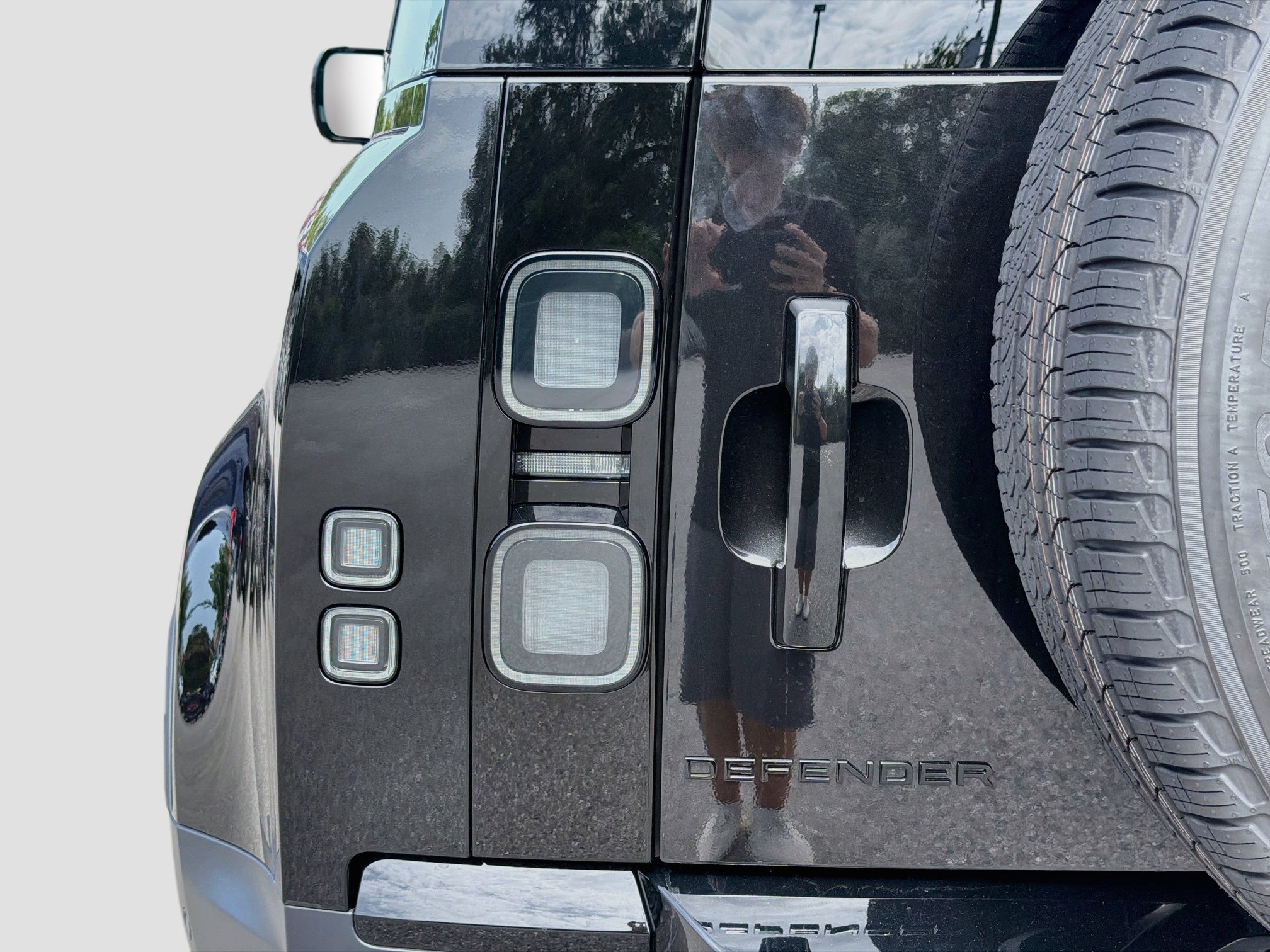 New 2026 Land Rover Defender 110 S AWD/4WD image 10
