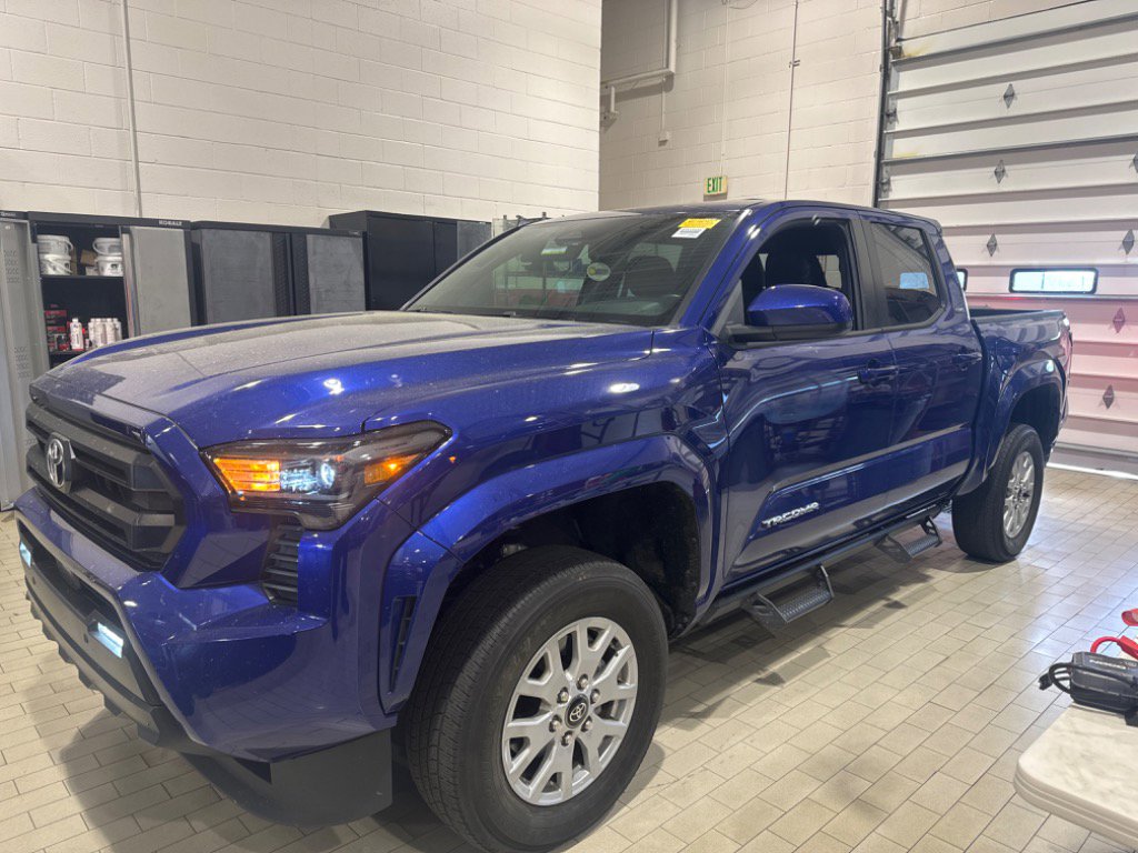 Used 2024 Toyota Tacoma SR5 w/ SR5 Upgrade Package image 12
