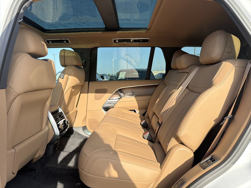 New 2026 Land Rover Range Rover Long Wheelbase SE AWD/4WD image 5