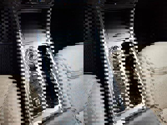 Used 2020 Ford Explorer Platinum w/ Premium Technology Package image 15