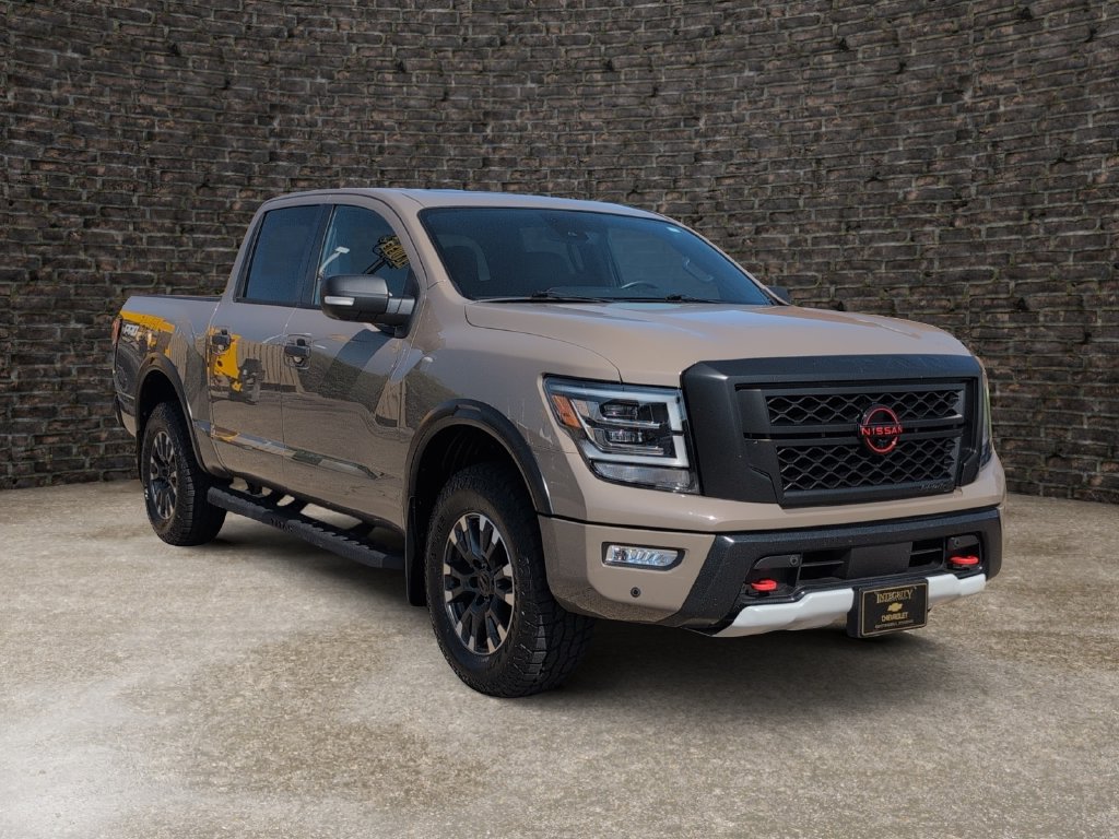 Used 2024 Nissan Titan PRO-4X w/ Pro-4x Convenience Package AWD/4WD image 2