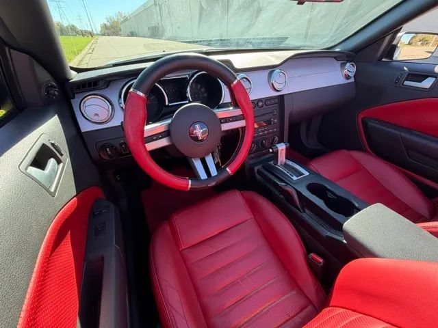 Used 2005 Ford Mustang Premium RWD image 27