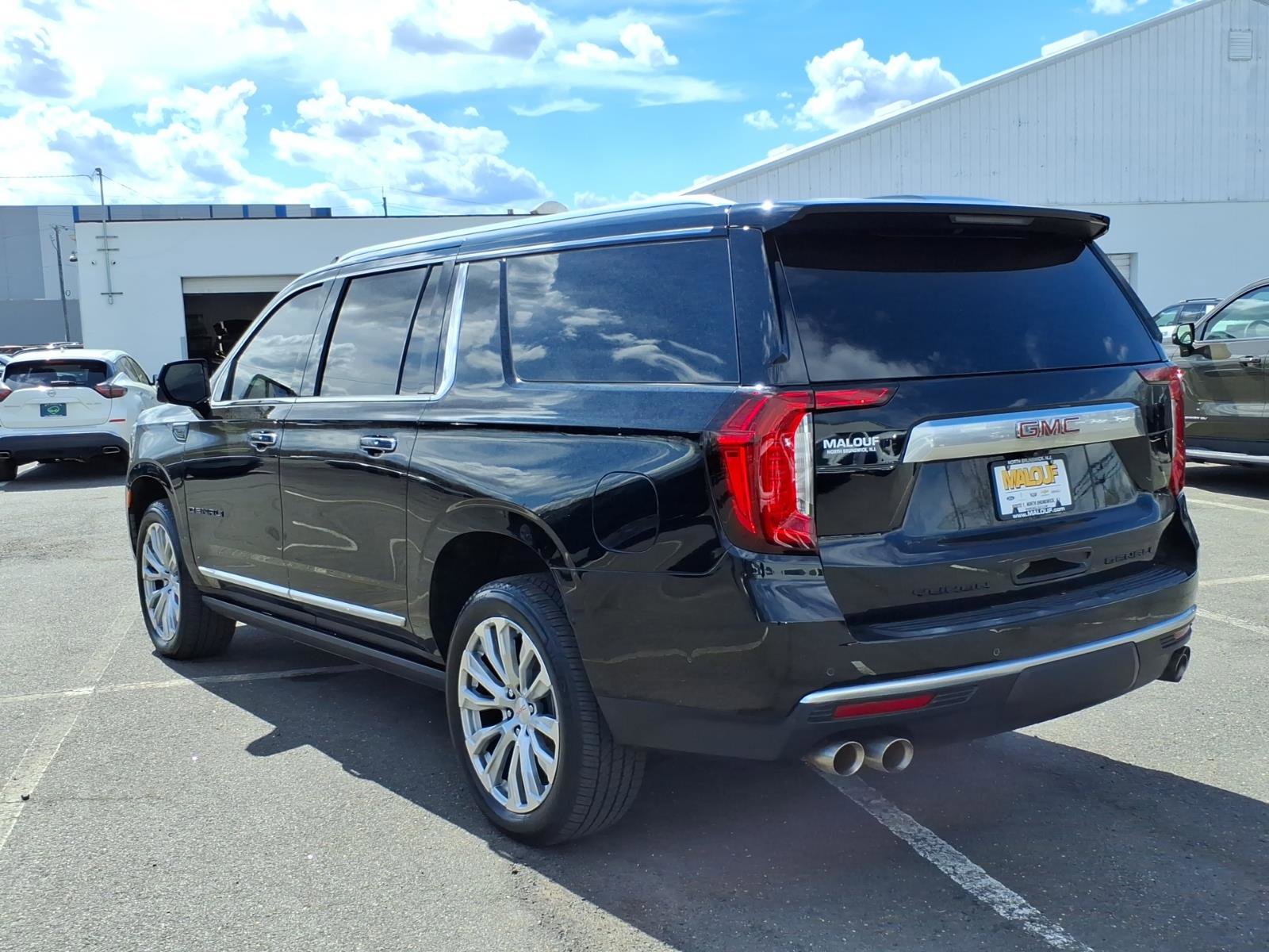 Used 2024 GMC Yukon XL Denali w/ Advanced Technology Package image 4