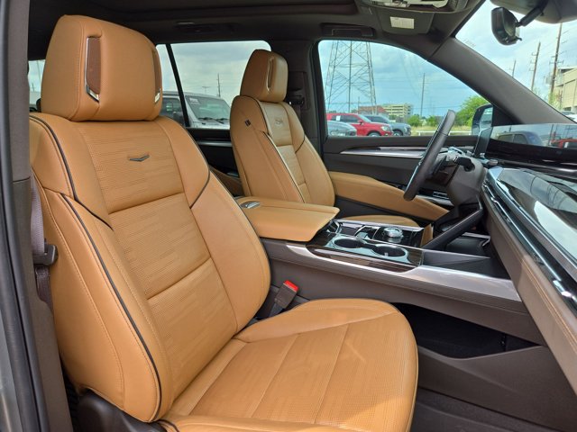 Used 2025 Cadillac Escalade Premium Luxury w/ LPO, Floor Liner Package AWD/4WD image 23