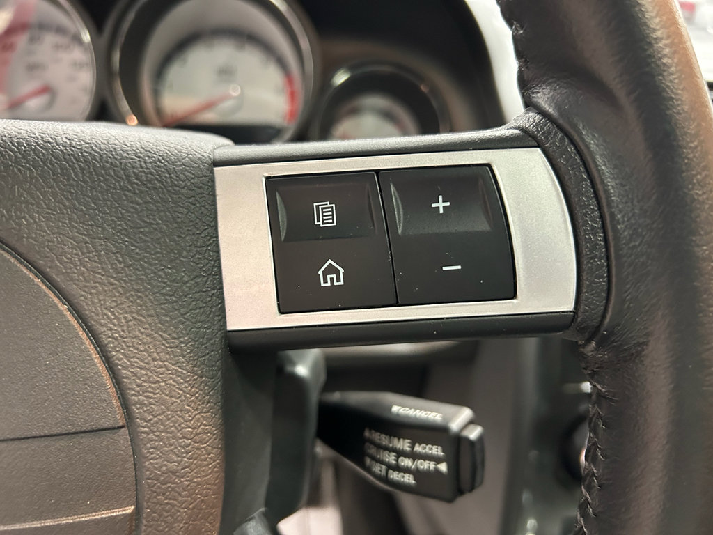 Used 2010 Dodge Challenger R/T RWD image 11