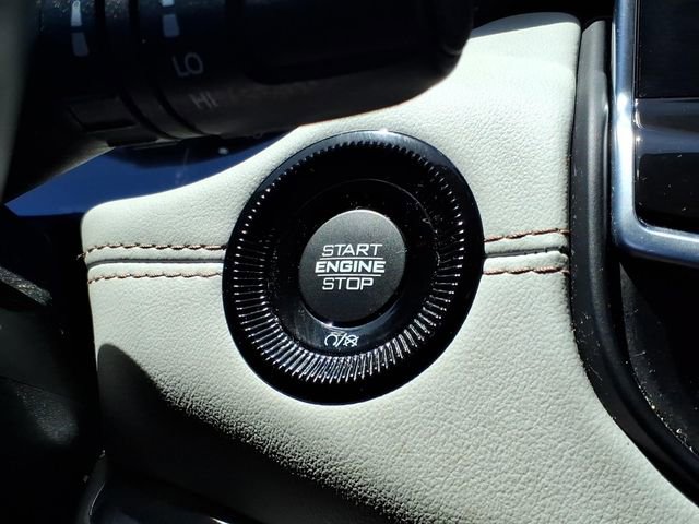 Used 2022 Jeep Compass Limited AWD/4WD image 23
