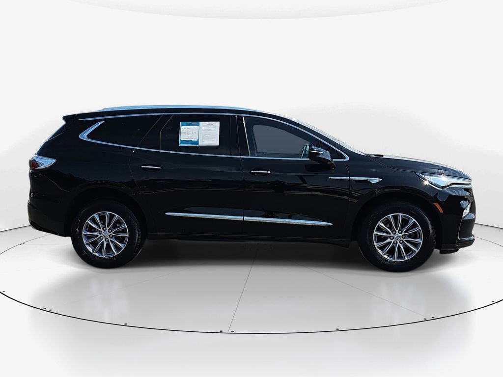 Used 2024 Buick Enclave Premium image 4