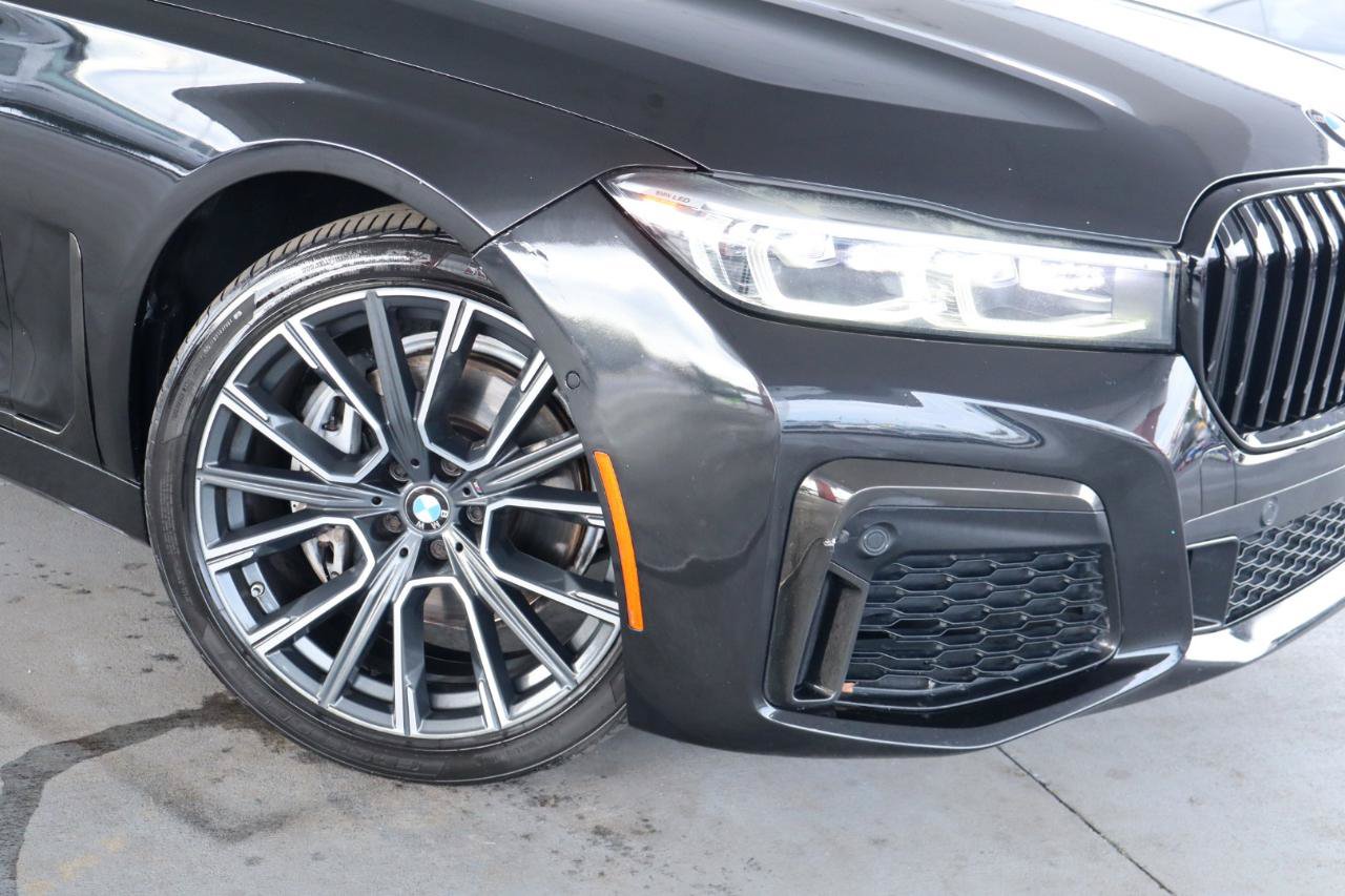 Used 2020 BMW 740i w/ Luxury Rear Seating Package RWD image 4