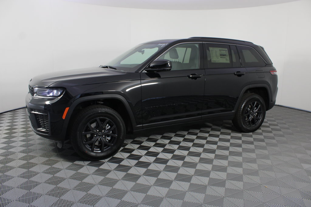 New 2027 Jeep Grand Cherokee 4WD image 2