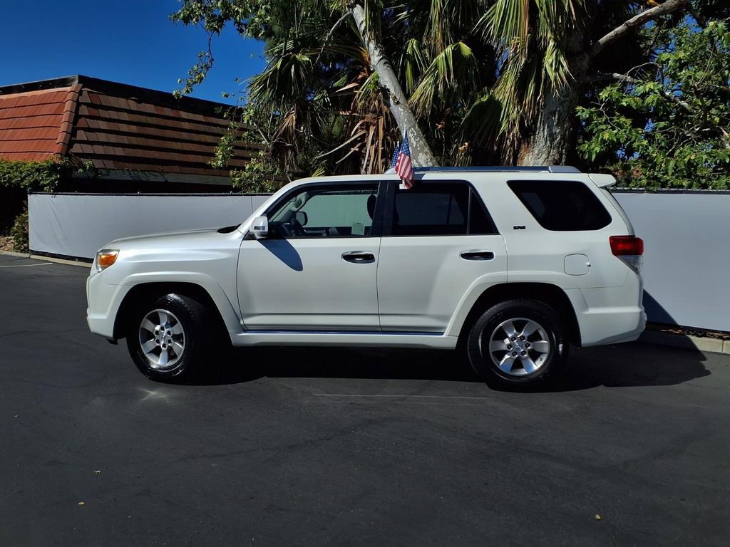Used 2011 Toyota 4Runner SR5 w/ Convenience Pkg image 3