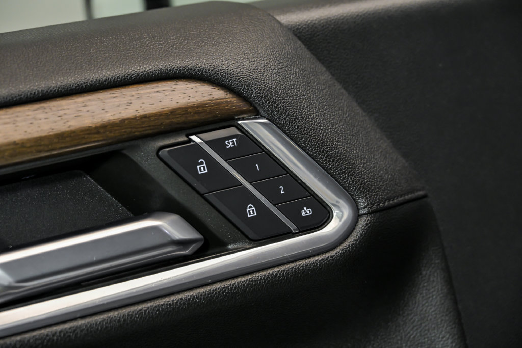 Used 2023 Chevrolet Silverado 1500 High Country w/ High Country Premium Package AWD/4WD image 10