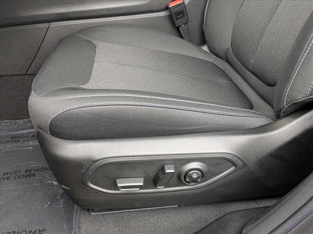New 2025 Jeep Grand Cherokee L Laredo w/ Luxury Tech Group I RWD image 4