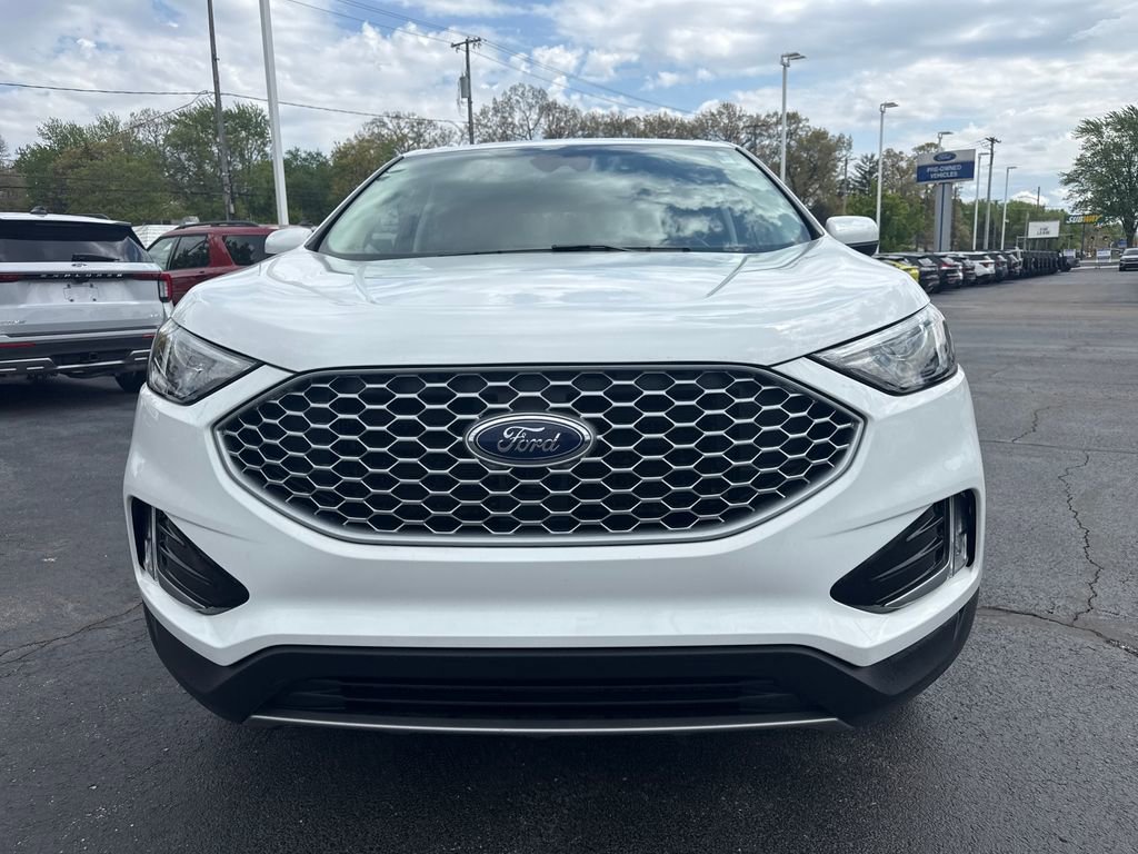 Used 2023 Ford Edge SEL w/ Convenience Package AWD/4WD image 3
