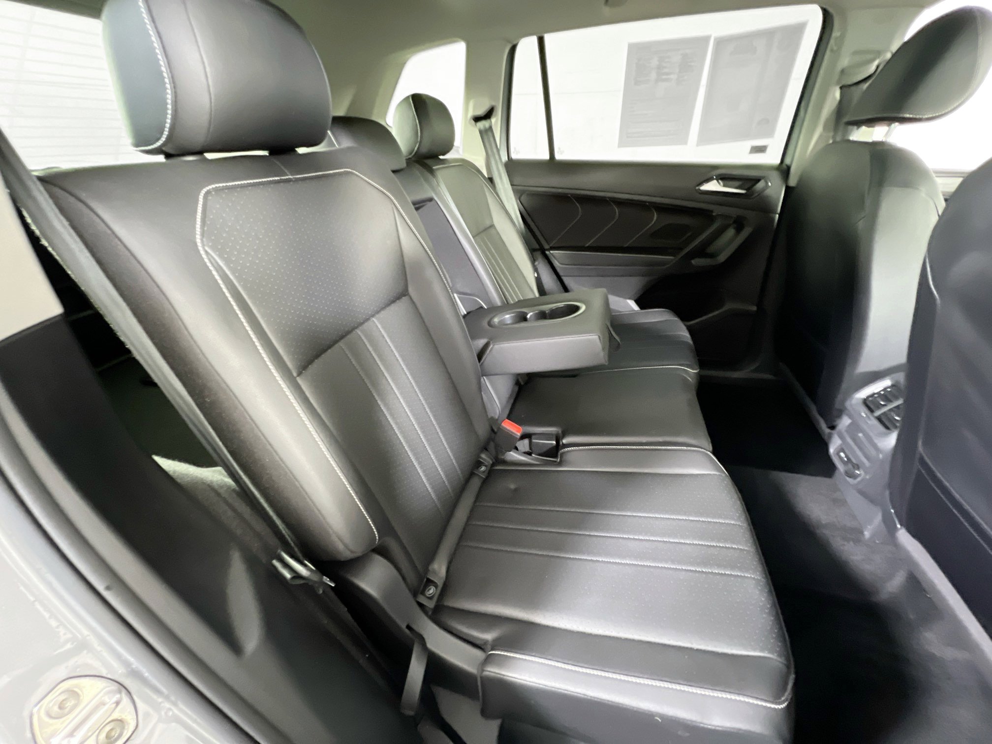Used 2022 Volkswagen Tiguan SE AWD/4WD image 26