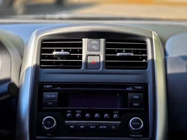 Used 2015 Nissan Versa SV FWD image 24