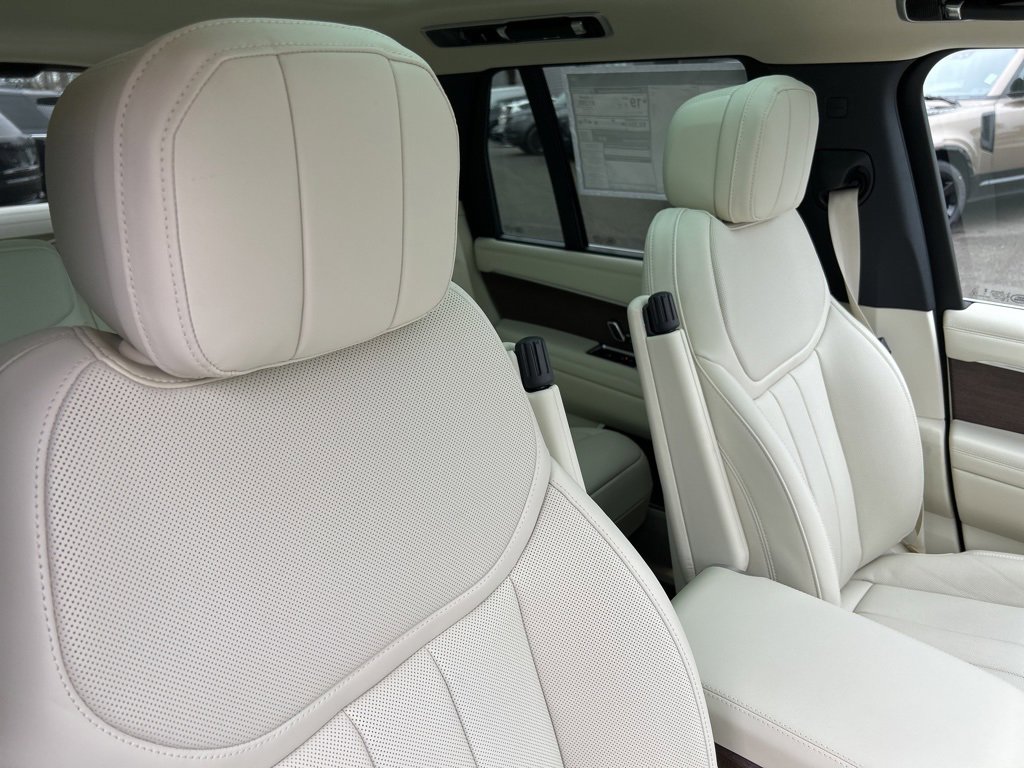 New 2025 Land Rover Range Rover SE image 21