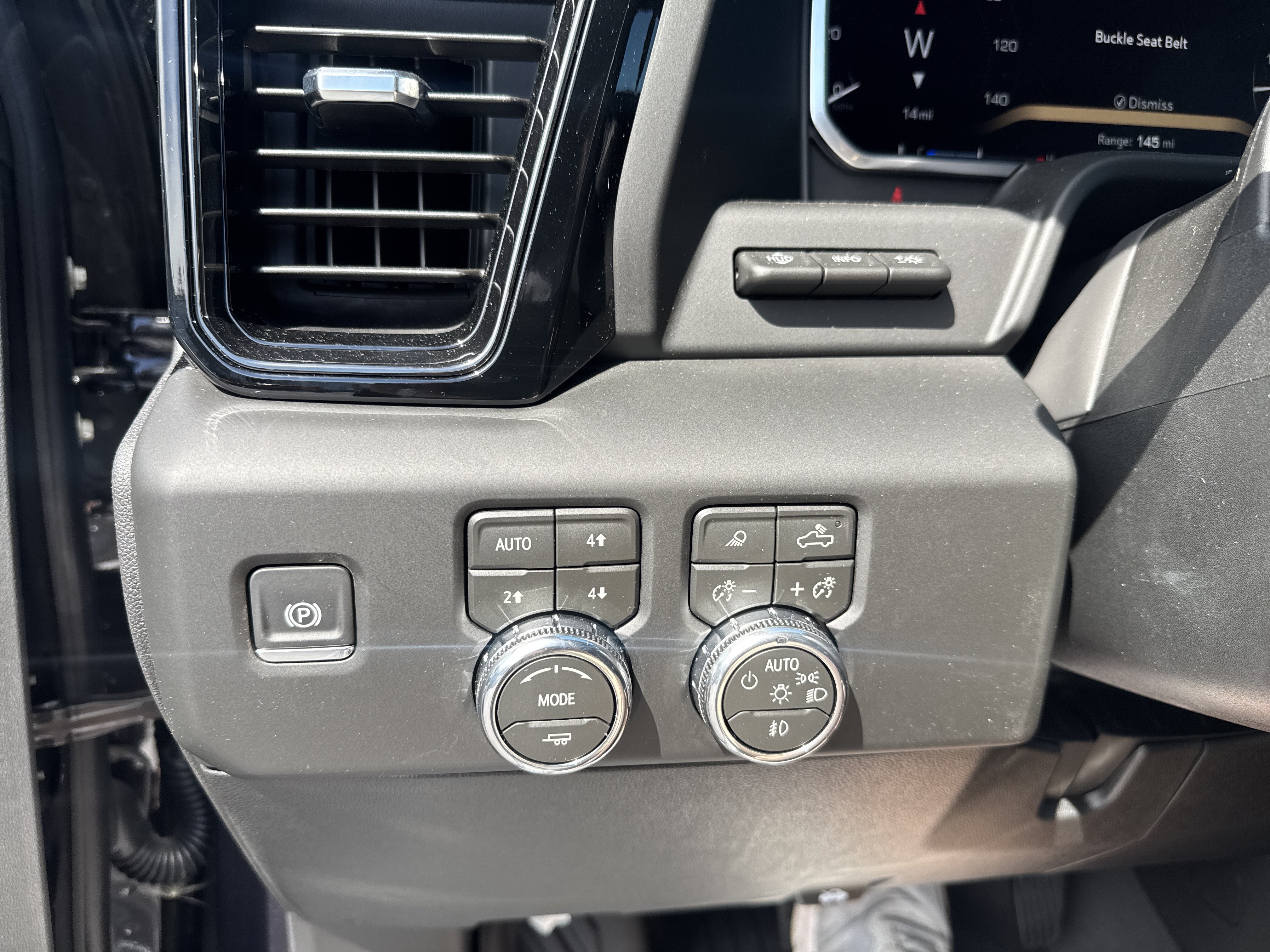 New 2026 GMC Sierra 2500 AT4X w/ AT4X AEV Edition AWD/4WD image 32