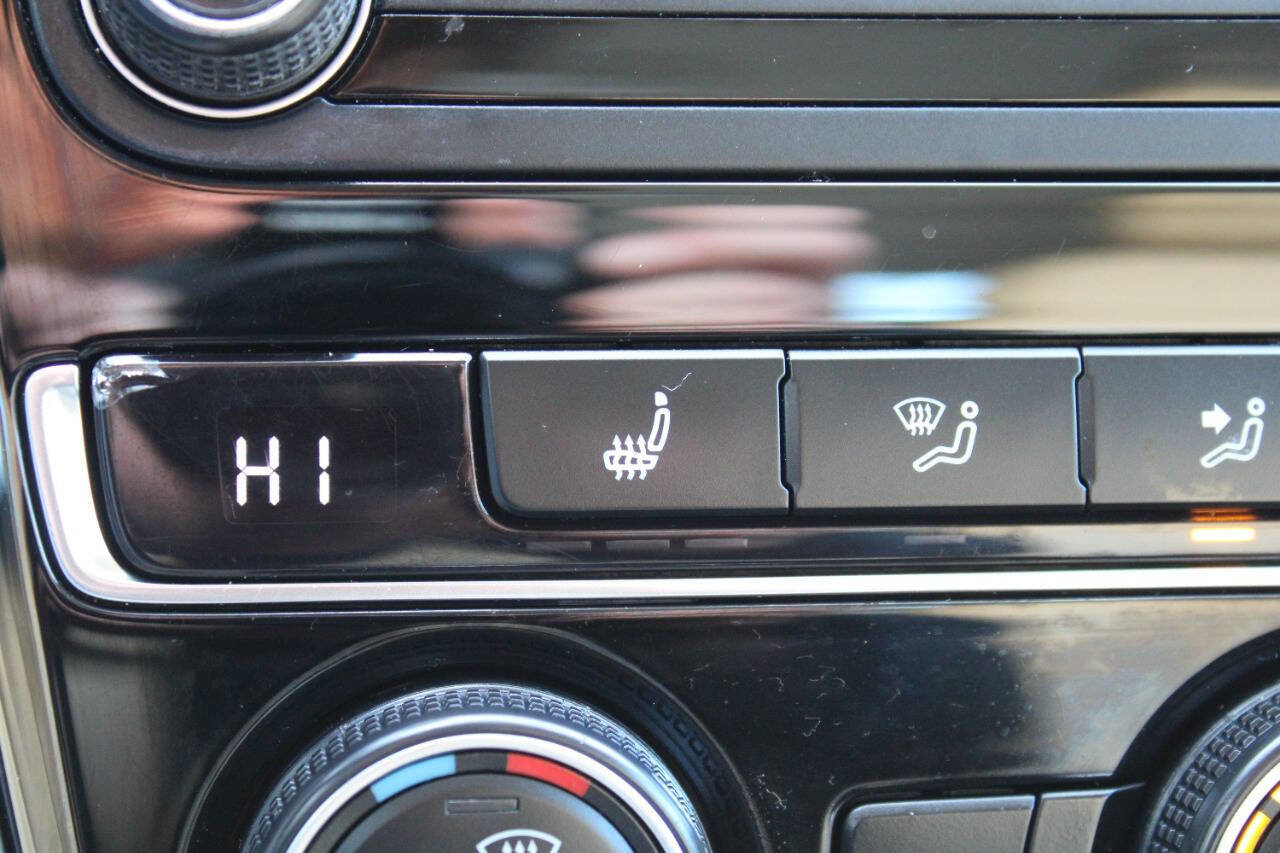 Used 2017 Volkswagen Passat 1.8T R-Line image 35