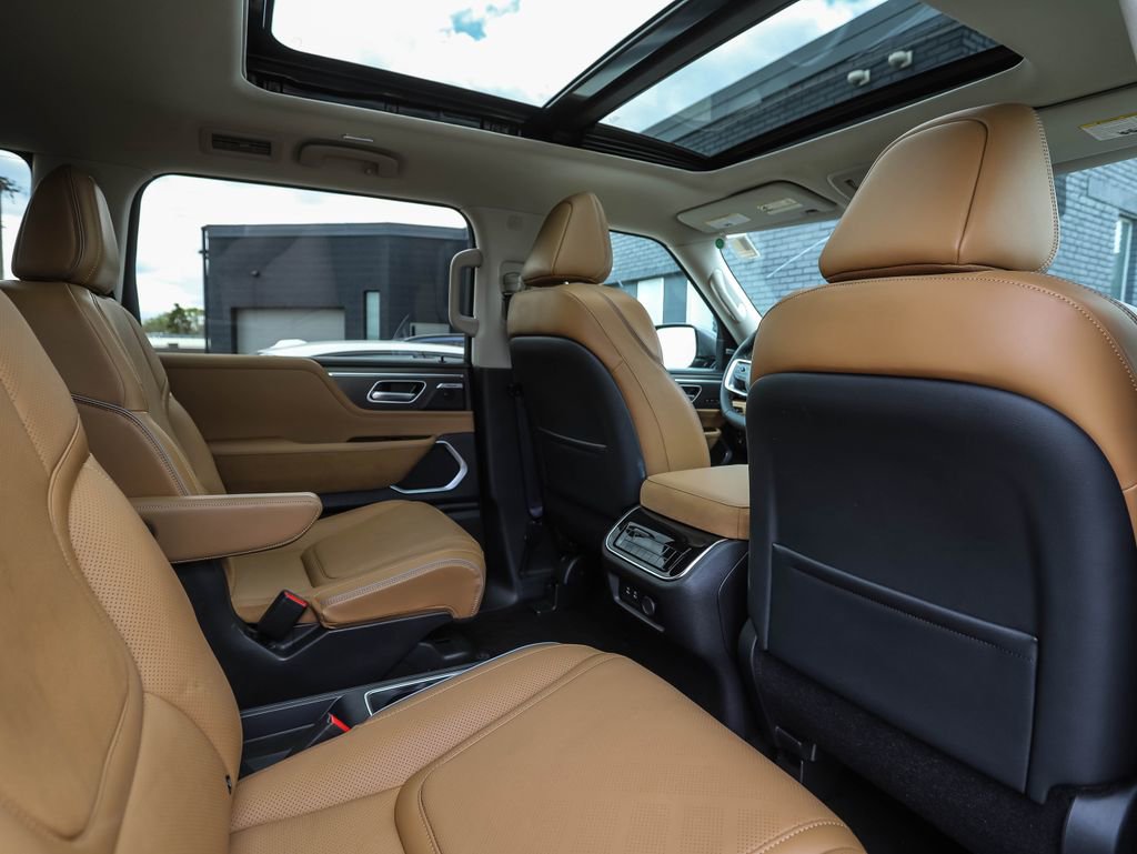 Used 2025 INFINITI QX80 Luxe AWD/4WD image 26