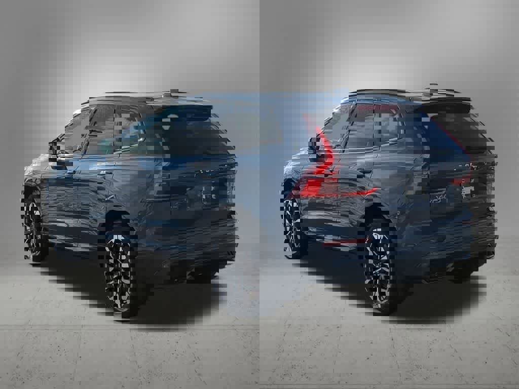 New 2026 Volvo XC60 B5 Plus w/ Protection Package Premier image 4