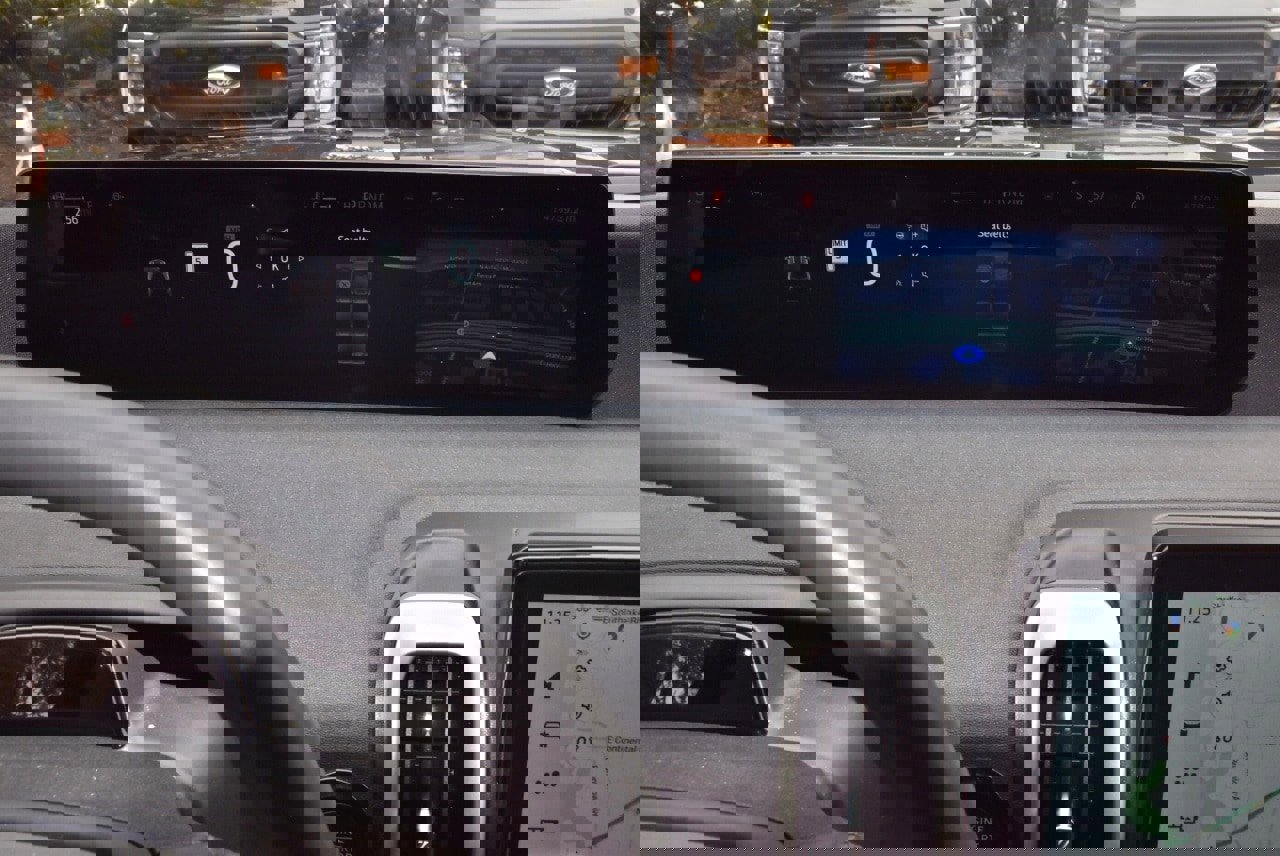 Certified 2025 Ford Expedition Active image 26