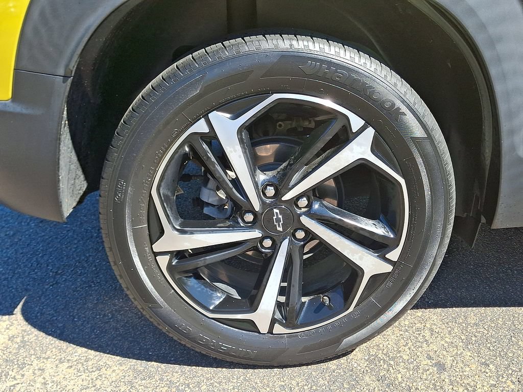 Used 2023 Chevrolet TrailBlazer RS w/ Convenience Package AWD/4WD image 8