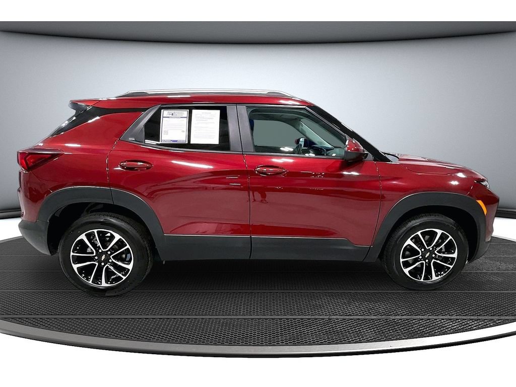 Used 2025 Chevrolet TrailBlazer LT AWD/4WD image 13