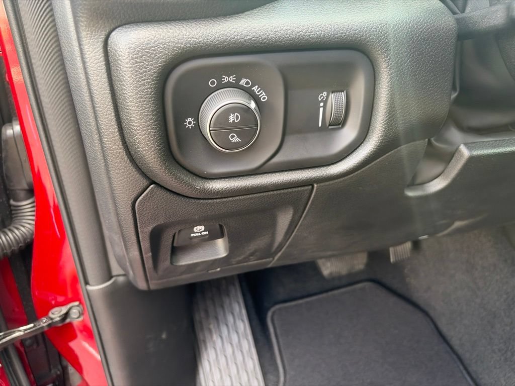 New 2026 RAM 1500 Express AWD/4WD image 22