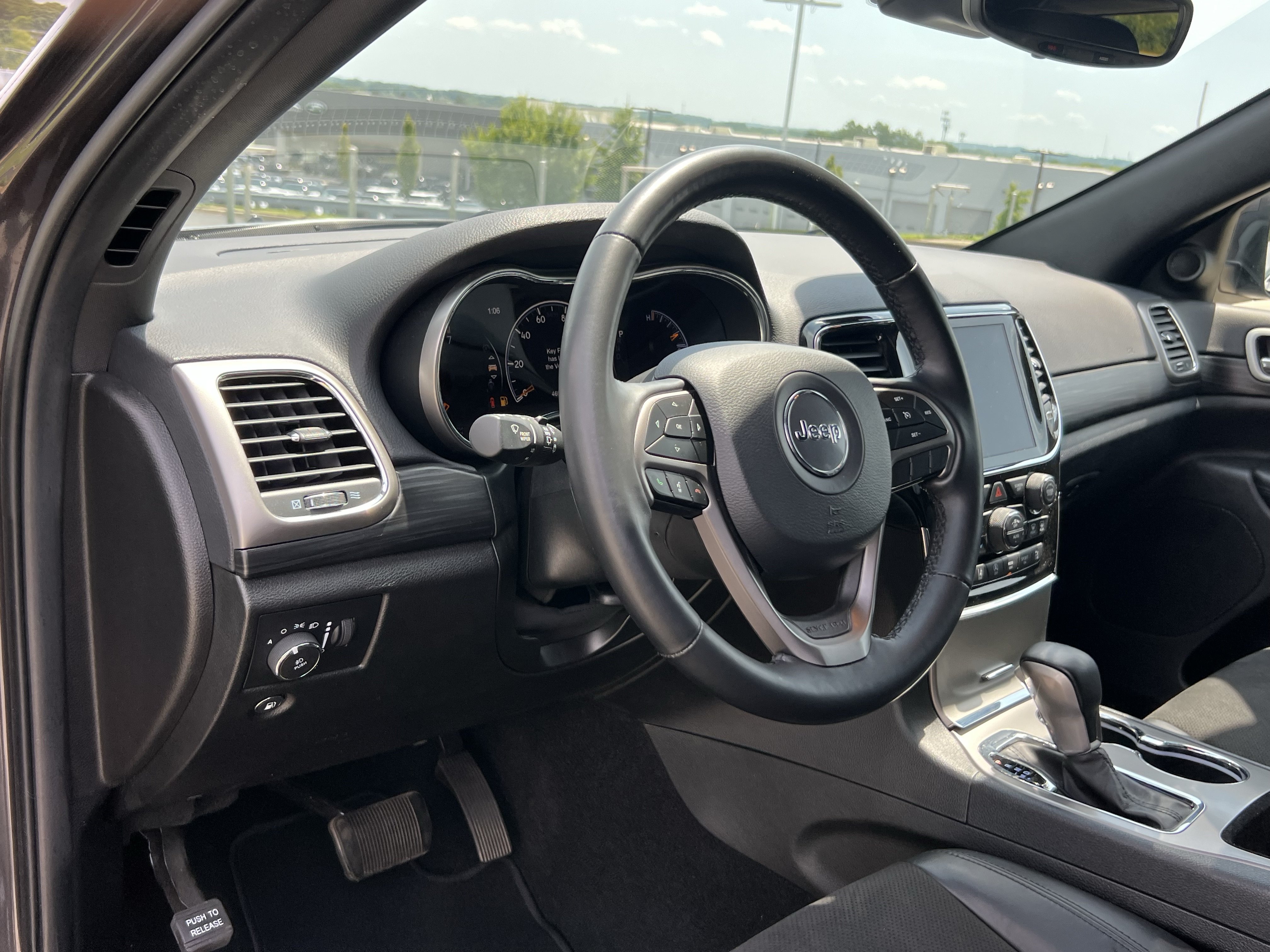 Used 2021 Jeep Grand Cherokee Laredo X AWD/4WD image 20