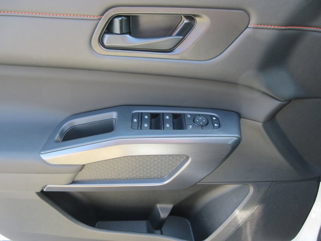 Used 2026 Nissan Pathfinder Rock Creek AWD/4WD image 23