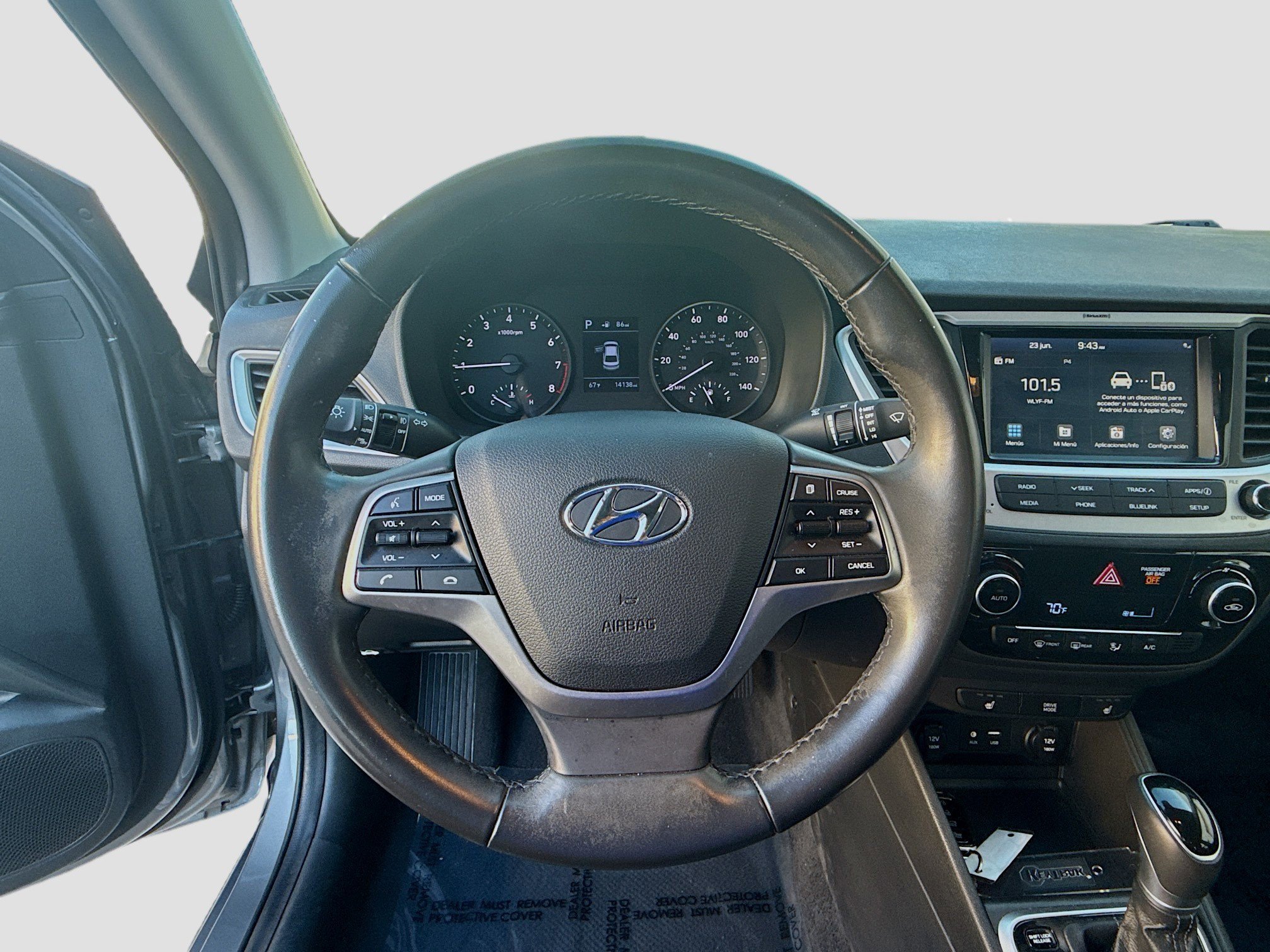 Used 2022 Hyundai Accent Limited image 8