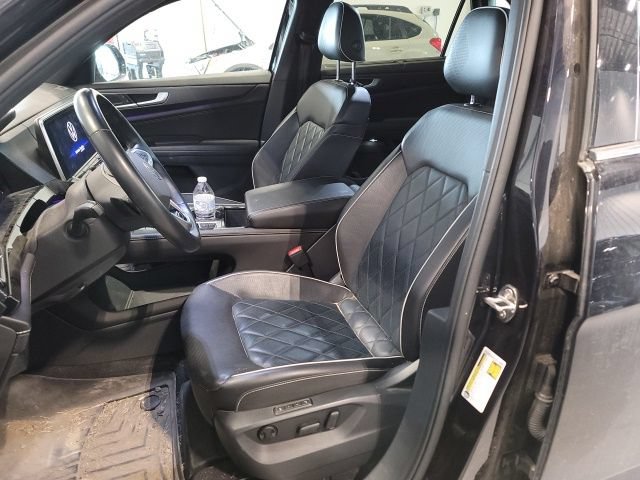 Used 2025 Volkswagen Atlas Cross Sport SEL Premium R-Line AWD/4WD image 9