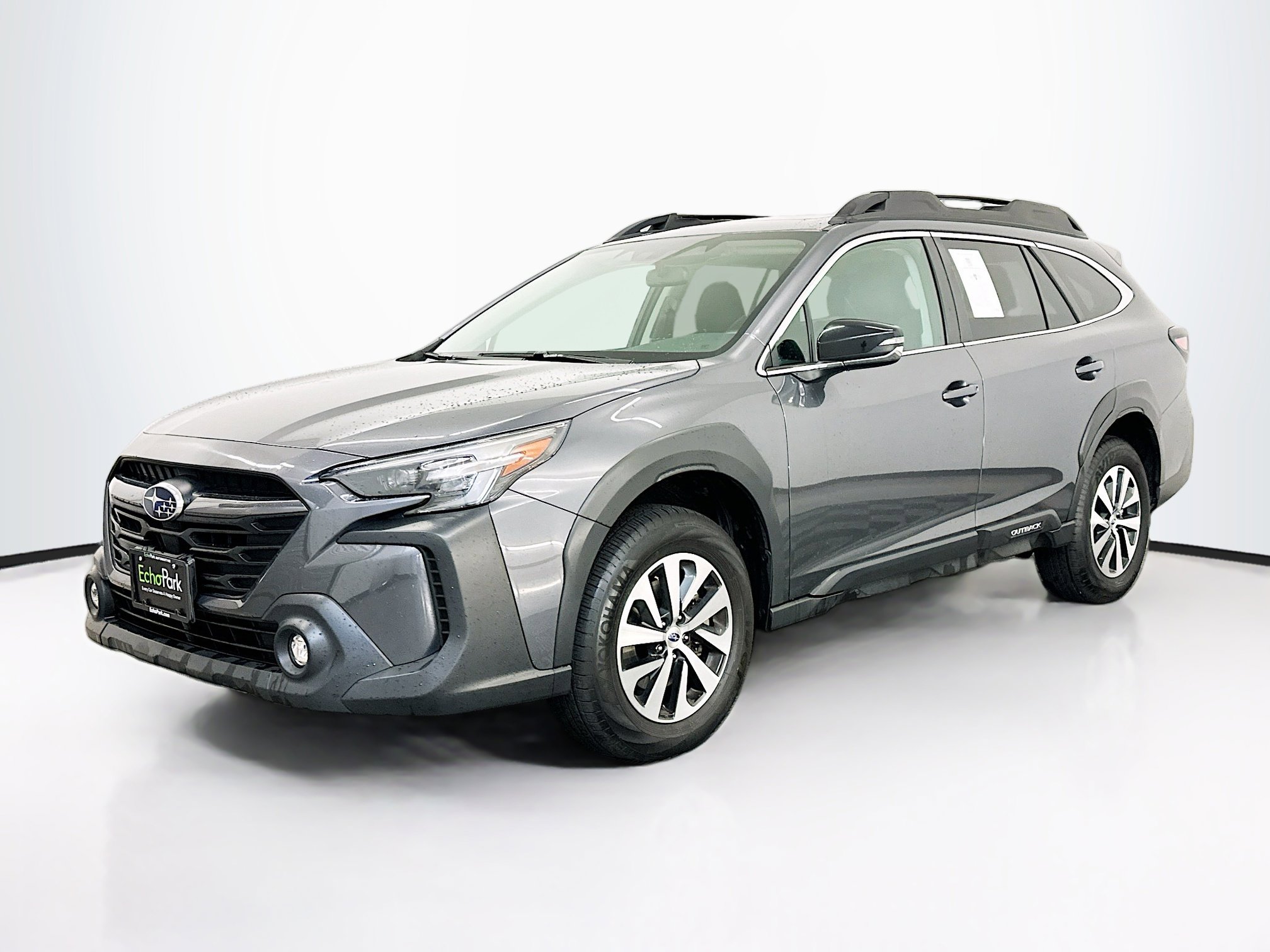 Used 2025 Subaru Outback Premium image 3