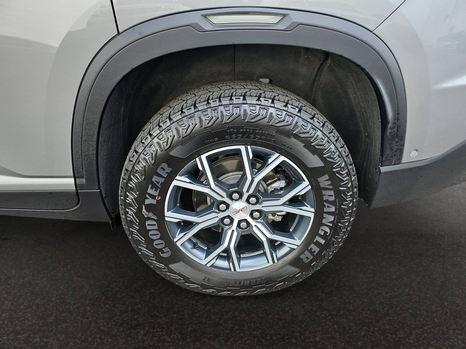 Used 2025 GMC Acadia AT4 w/ Super Cruise Package AWD/4WD image 47